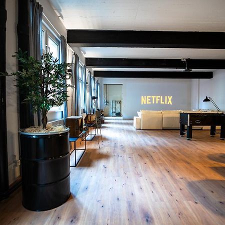 Design Loft - 200Qm2 - Heimkino - Bestlage - Parkplatz Wiesbaden Luaran gambar