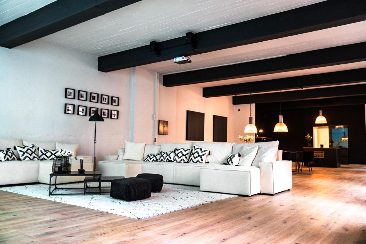 Design Loft - 200Qm2 - Heimkino - Bestlage - Parkplatz Wiesbaden Luaran gambar