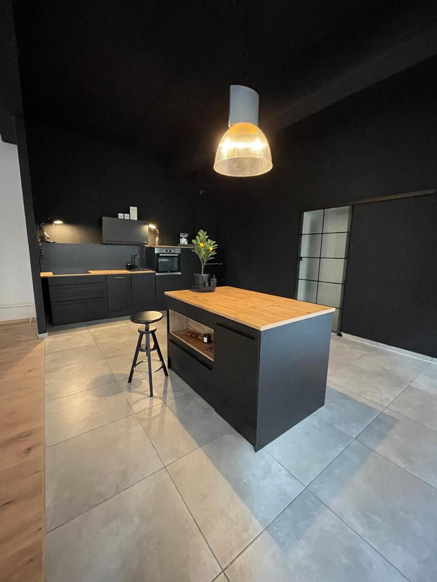 Design Loft - 200Qm2 - Heimkino - Bestlage - Parkplatz Wiesbaden Luaran gambar